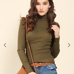 Papaya turtle neck. Hunter/olive green. Like new.